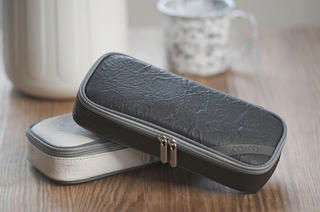 【新製品】「LOONLOON」から紙の質感をモチーフにしたペンケース発売