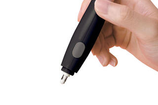 【新製品】3種類の消しゴムで細かいところもきれいに消せる！「充電式電動消しゴム No.40」