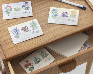 【新製品】本や手帳に花咲く庭が広がる新感覚ふせん