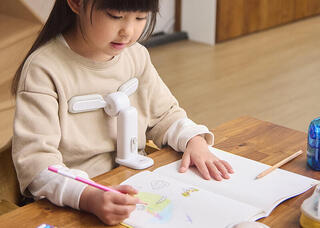 【新製品】視線を上げてキレイな姿勢に！「学習姿勢キーパー」