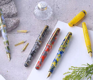 【新製品】薔薇の美学を宿すクラシックな万年筆