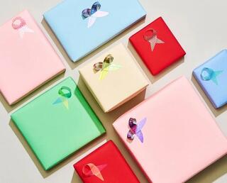 【新製品】貼るだけで、ふわっと立体。新感覚リボンシール