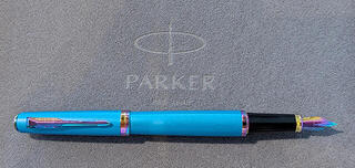 【新製品】PARKERからレインボーカラーが目を引く新ライン「メリディアン」登場