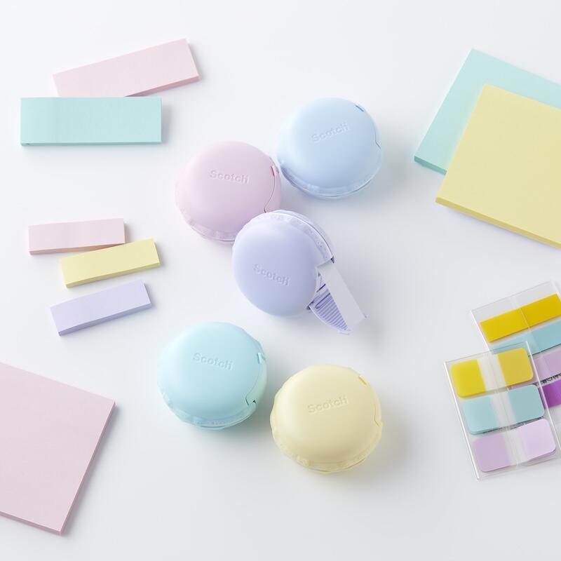 マカロン with Post-it.jpg